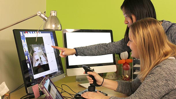 Graduate student Hong-En Chen and undergraduate Katie Heininger